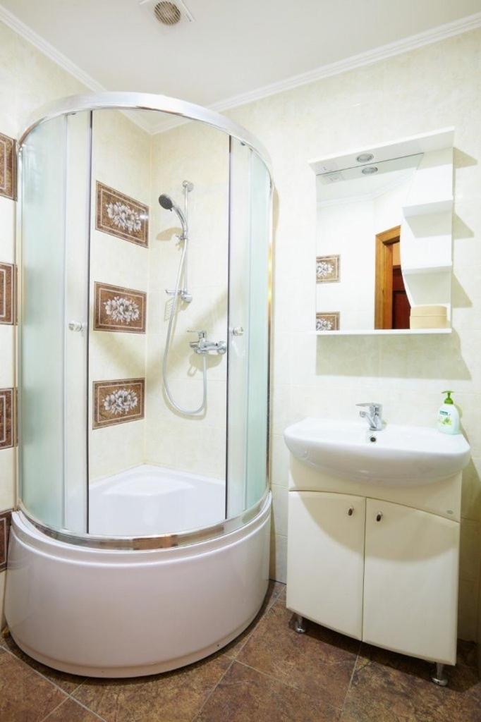 2 Rooms Central Anna Apartment Львов Экстерьер фото